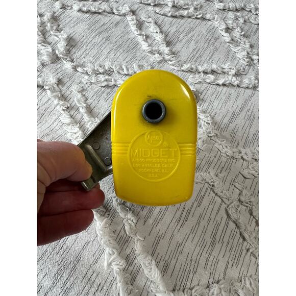 Vintage Apsco Midget Yellow Desktop Wall Mountable Pencil Sharpener Made in USA - Picture 2 of 4